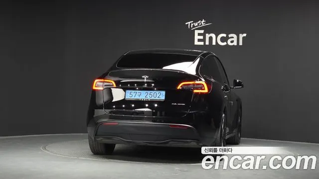 Tesla Model Y — фото 6