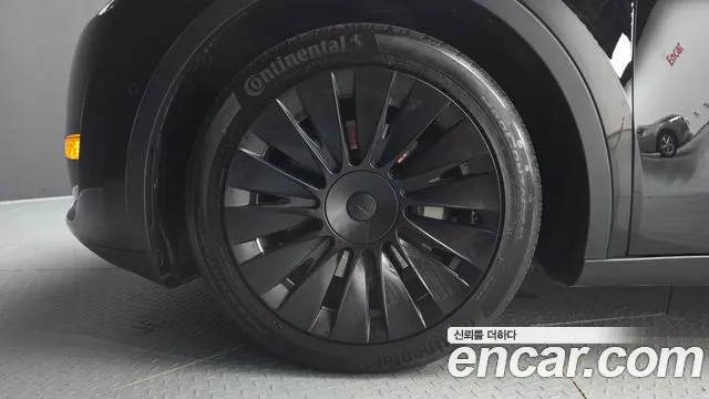 Tesla Model Y — фото 7