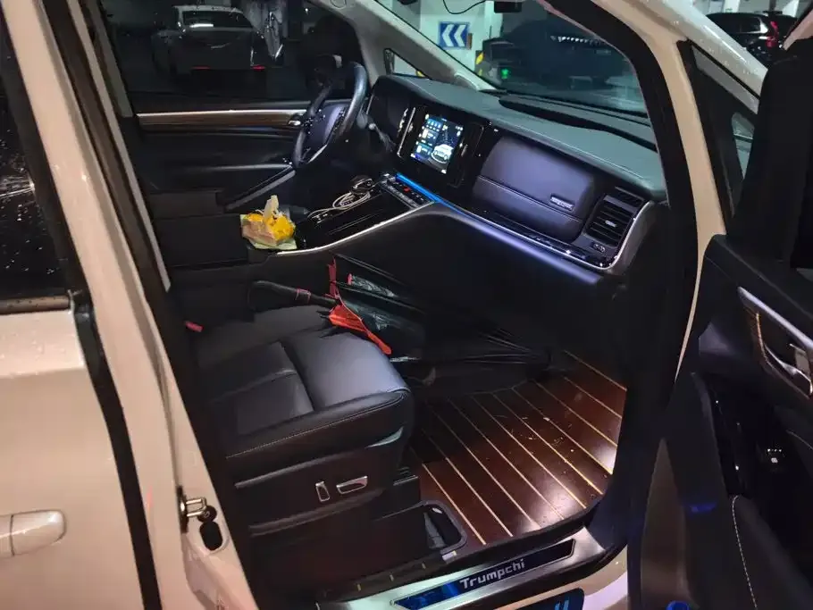 GAC Motor Trumpchi M8 — фото 10