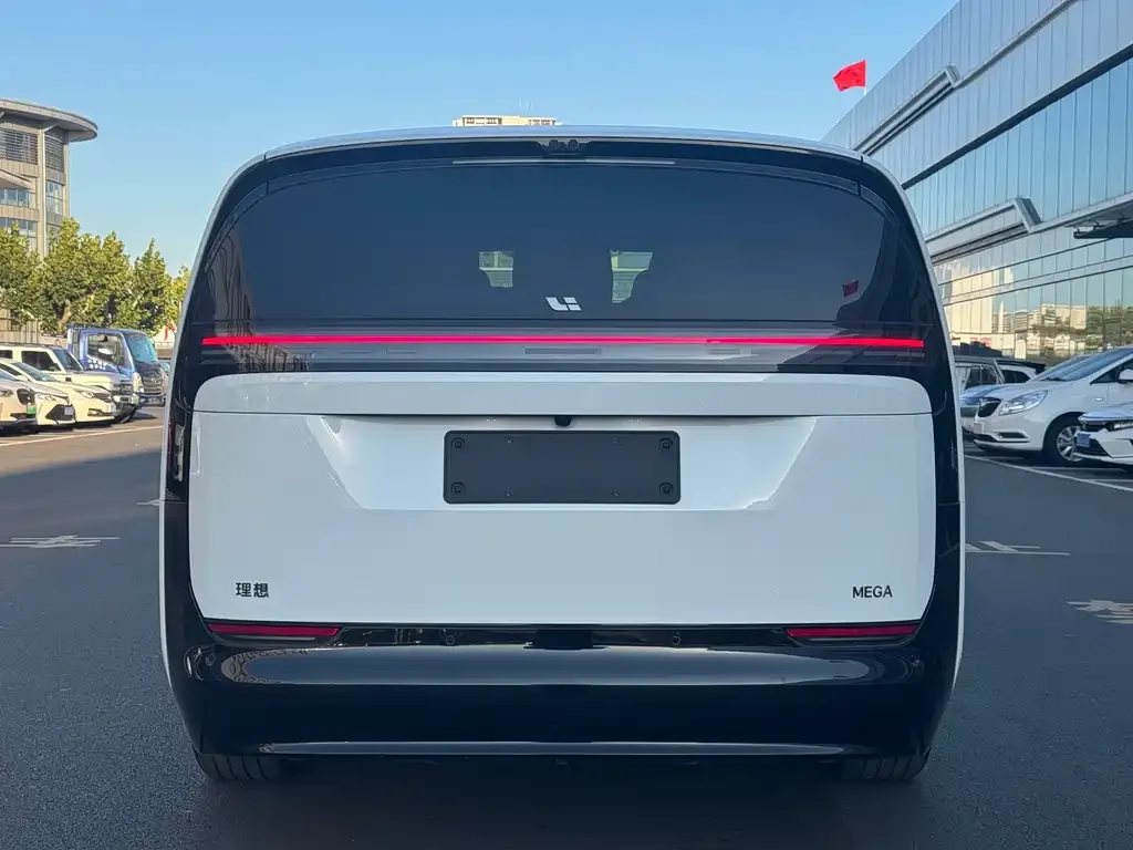 Li Auto MEGA — фото 7