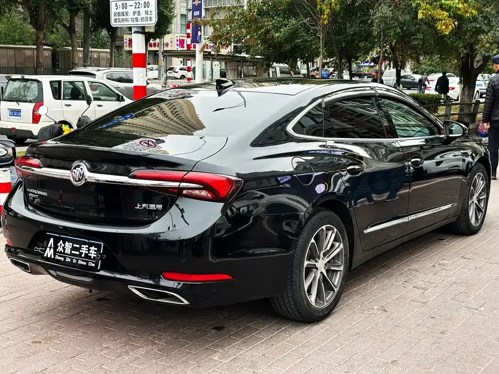 Buick LaCrosse — фото 10