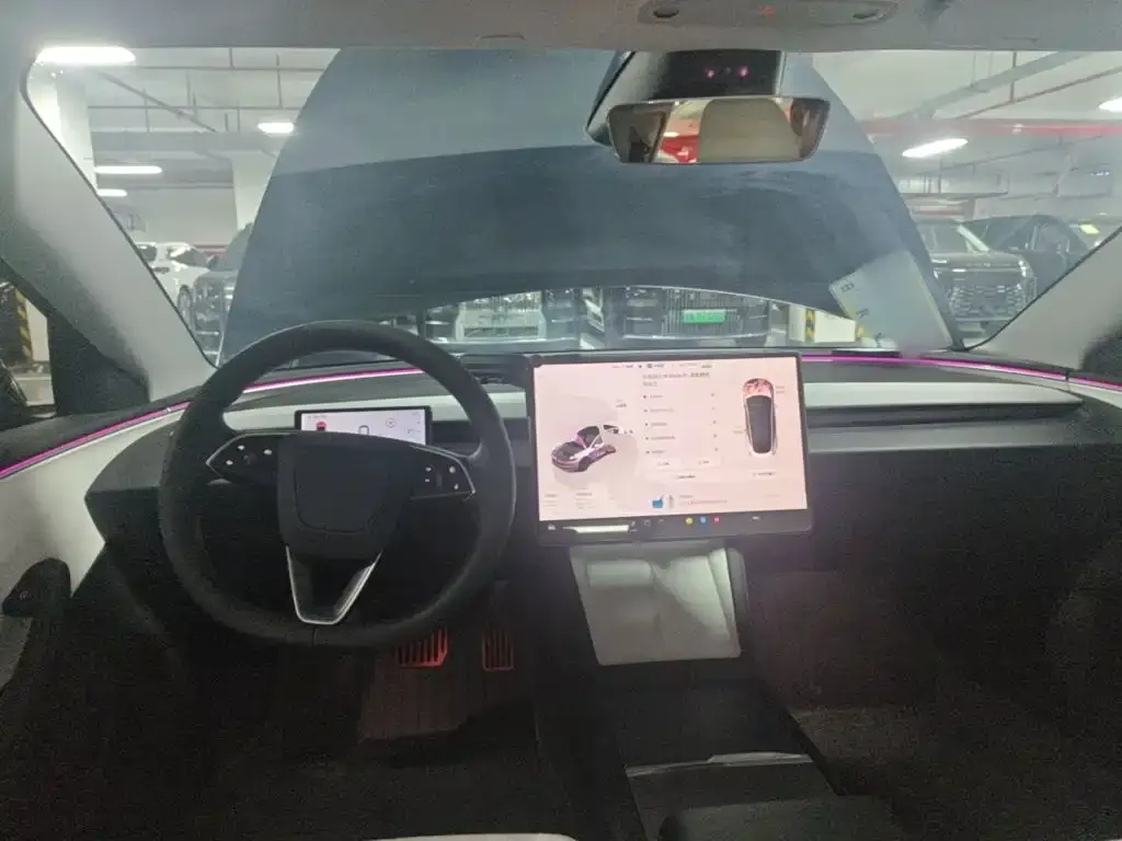 Tesla Model 3 — фото 7