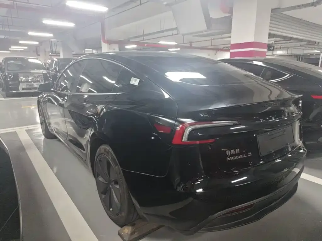 Tesla Model 3 — фото 2