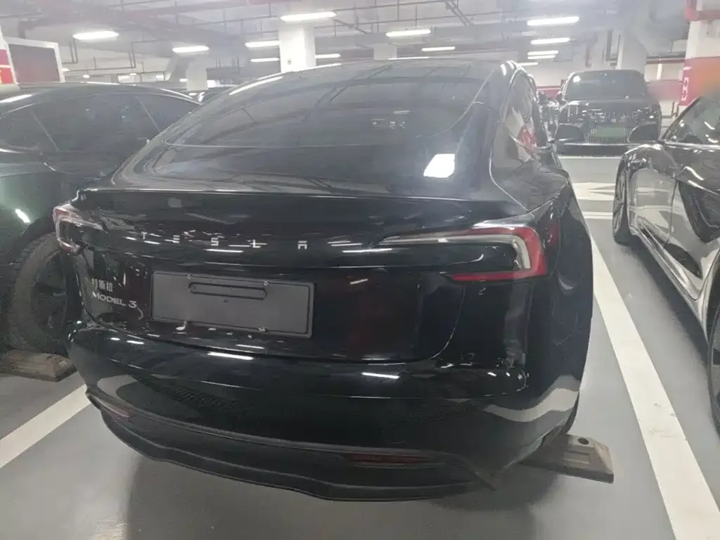 Tesla Model 3 — фото 4