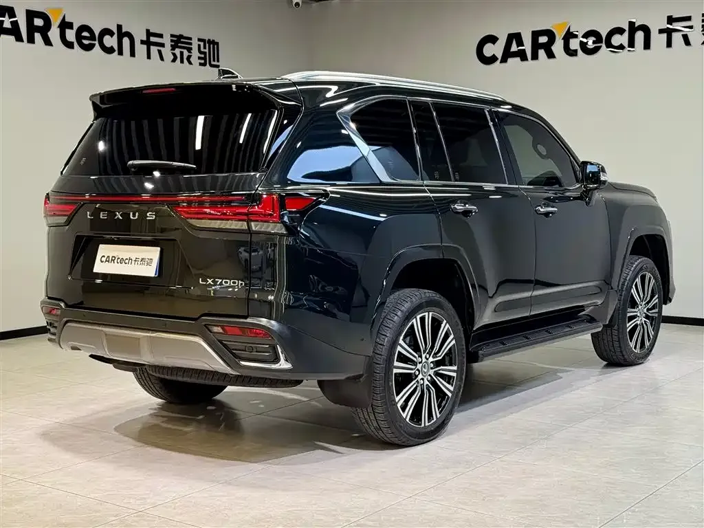 Lexus LX — фото 9
