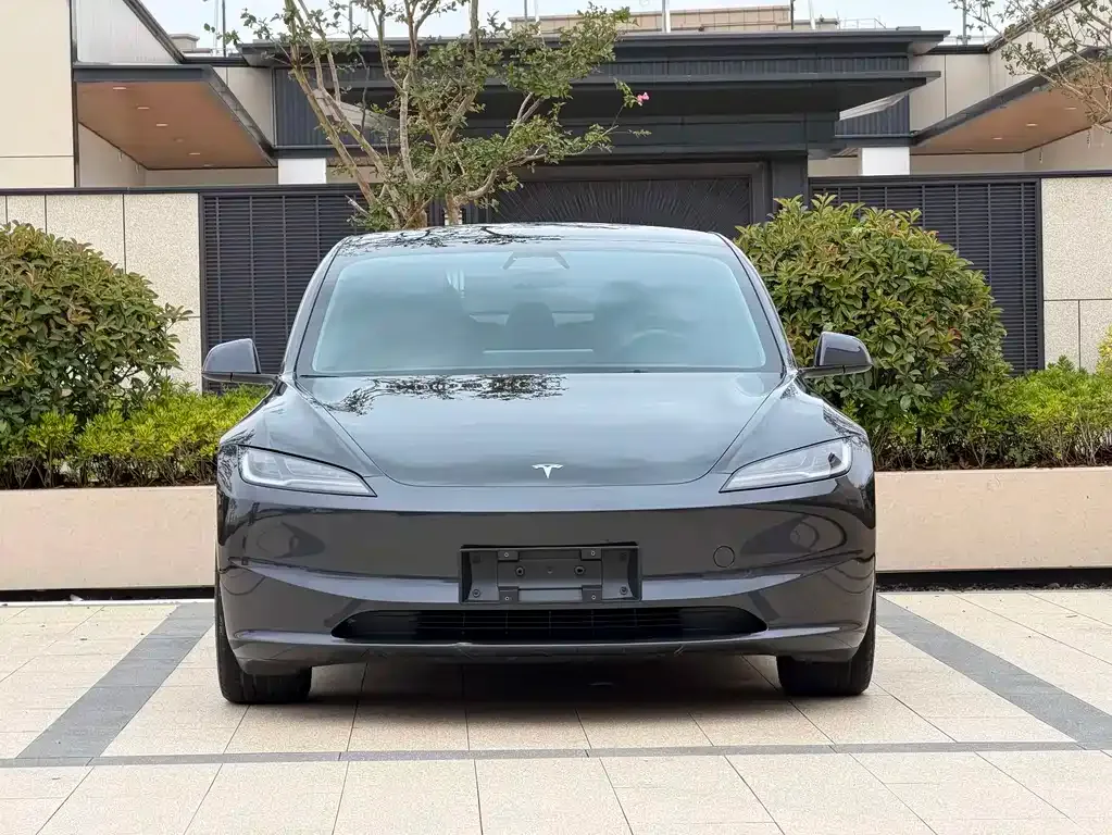 Tesla Model 3 — фото 6