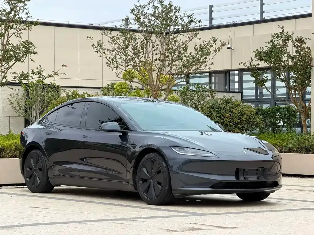 Tesla Model 3 — фото 7
