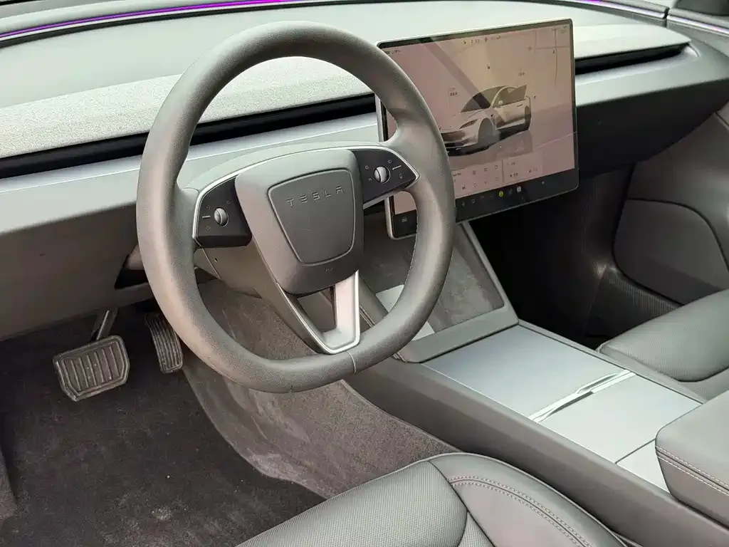 Tesla Model 3 — фото 3