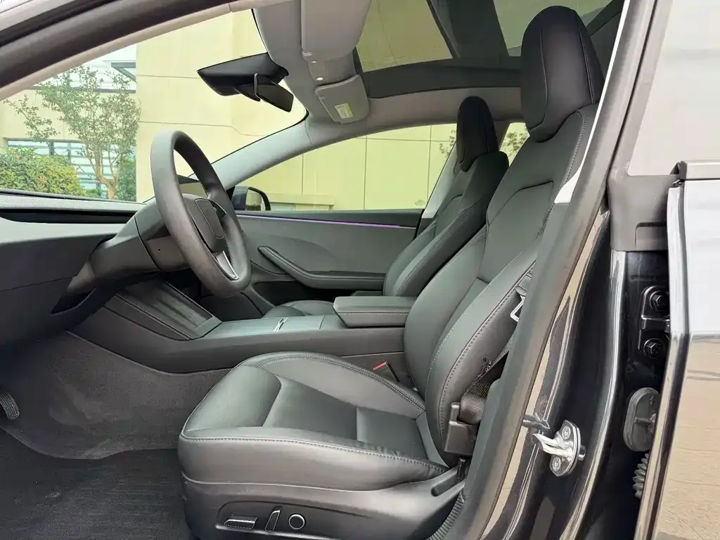 Tesla Model 3 — фото 10