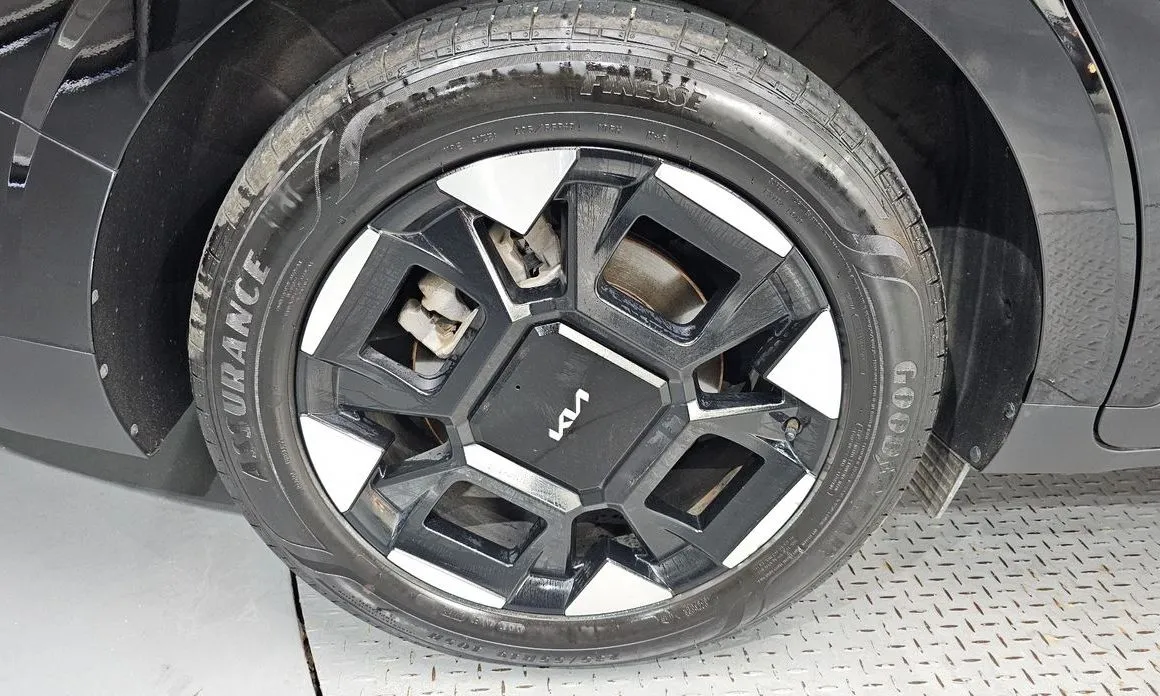 Kia Carnival — фото 10