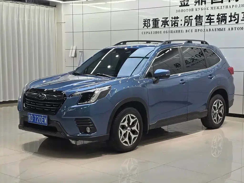 Subaru Forester — фото 1