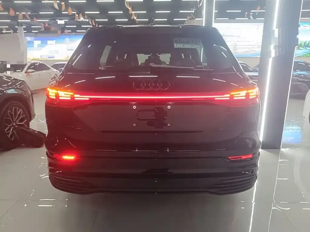 Audi Q5 e-tron — фото 5