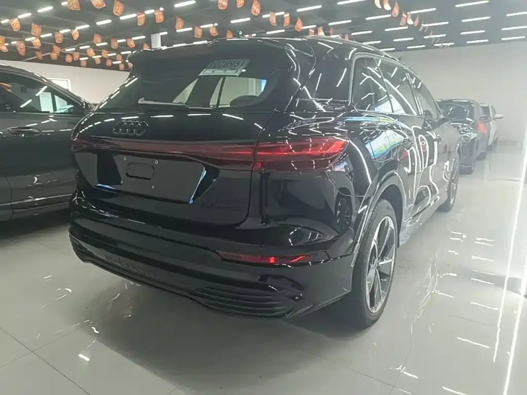 Audi Q5 e-tron — фото 6