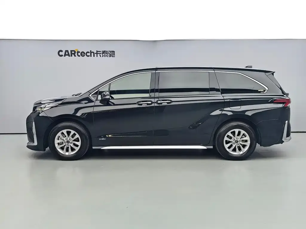 Toyota Granvia — фото 2