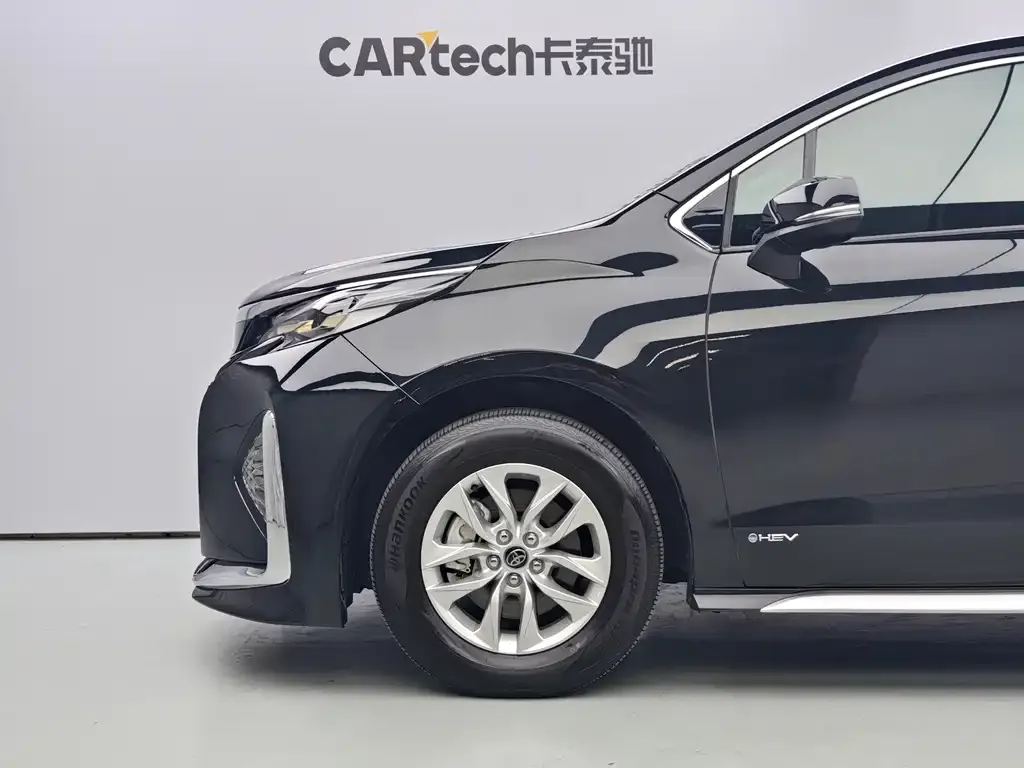 Toyota Granvia — фото 7