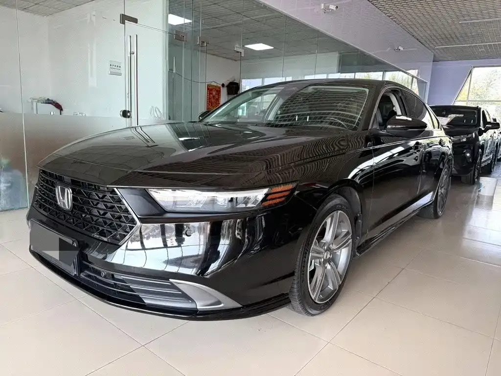 Honda Accord — фото 1