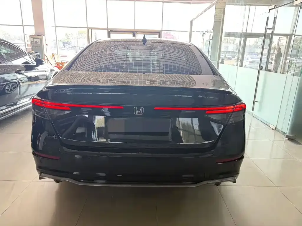 Honda Accord — фото 5