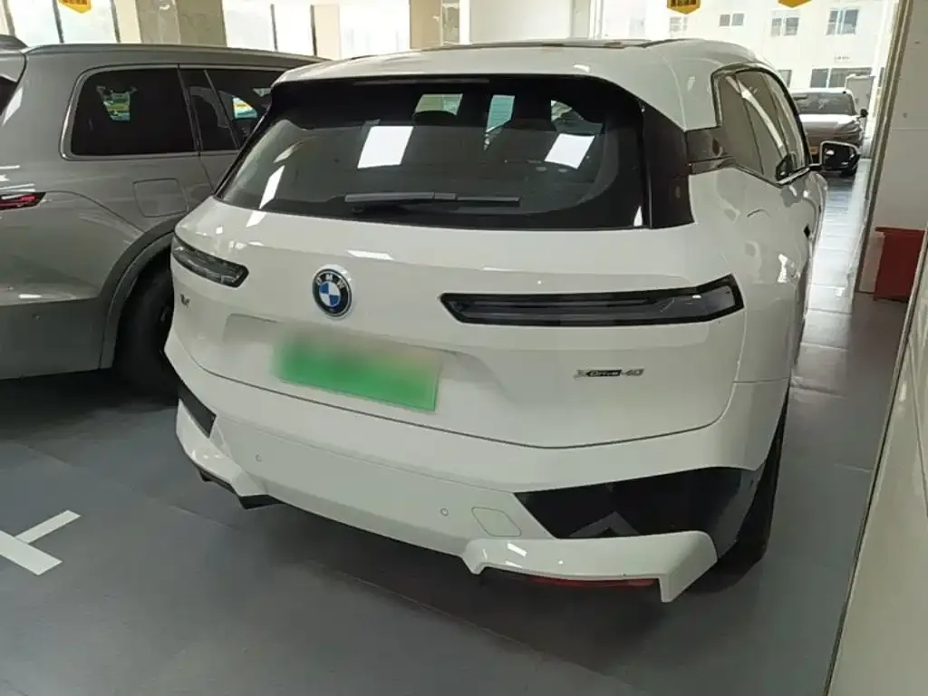 BMW iX — фото 5