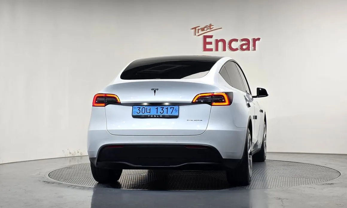 Tesla Model Y — фото 3