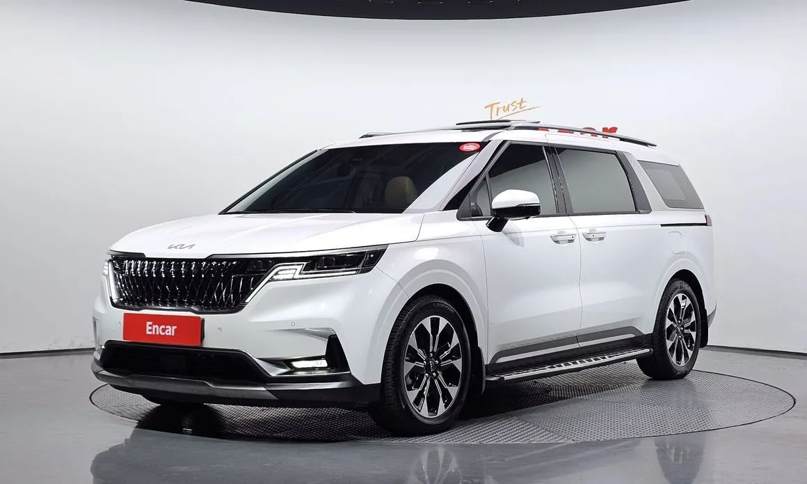 Kia Carnival — фото 1