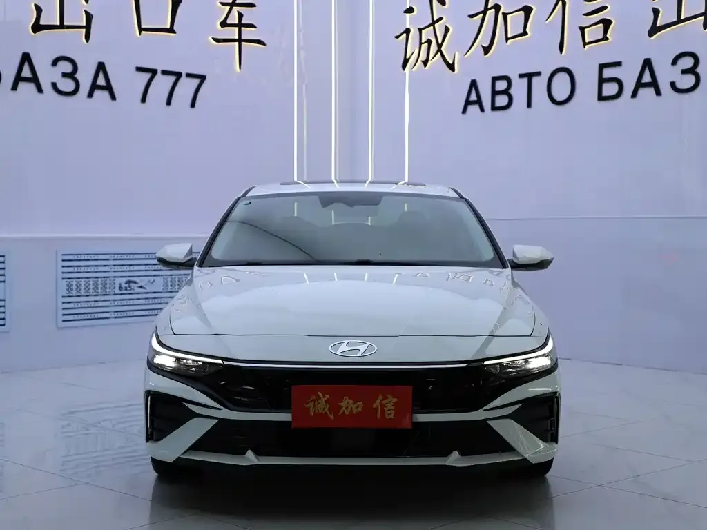 Hyundai Elantra — фото 9