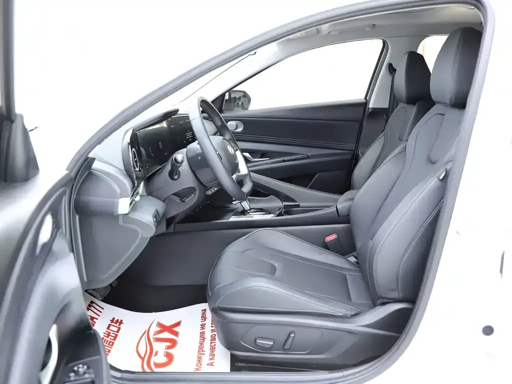 Hyundai Elantra — фото 4