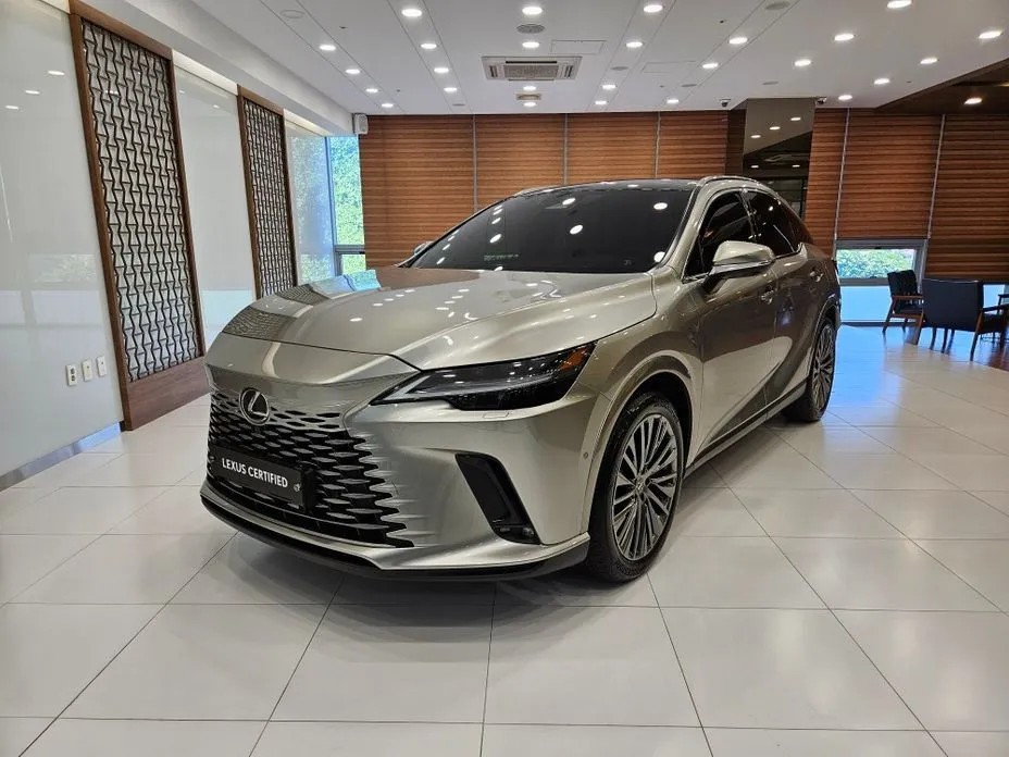 Lexus RX — фото 1