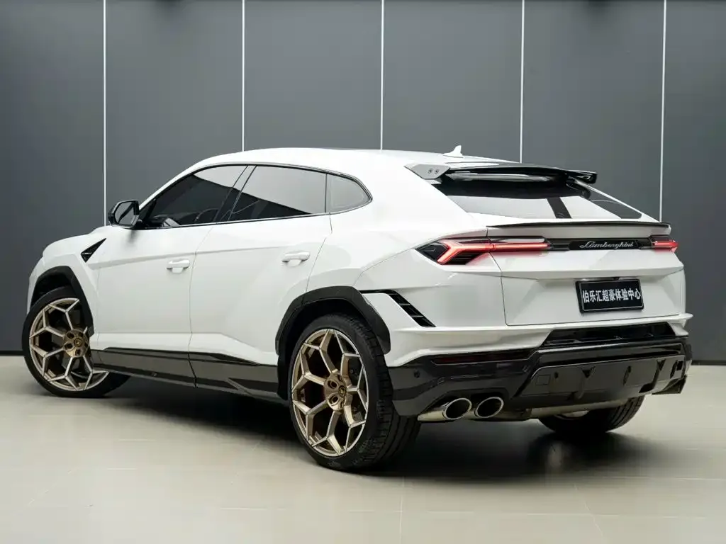 Lamborghini Urus — фото 6