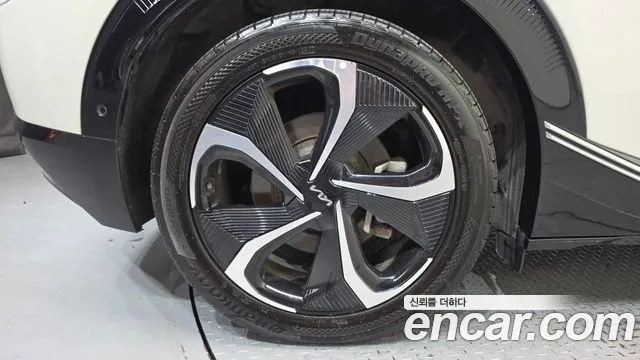 Kia EV6 — фото 9