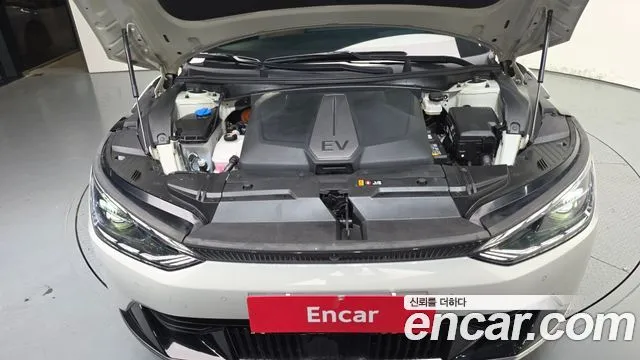 Kia EV6 — фото 8
