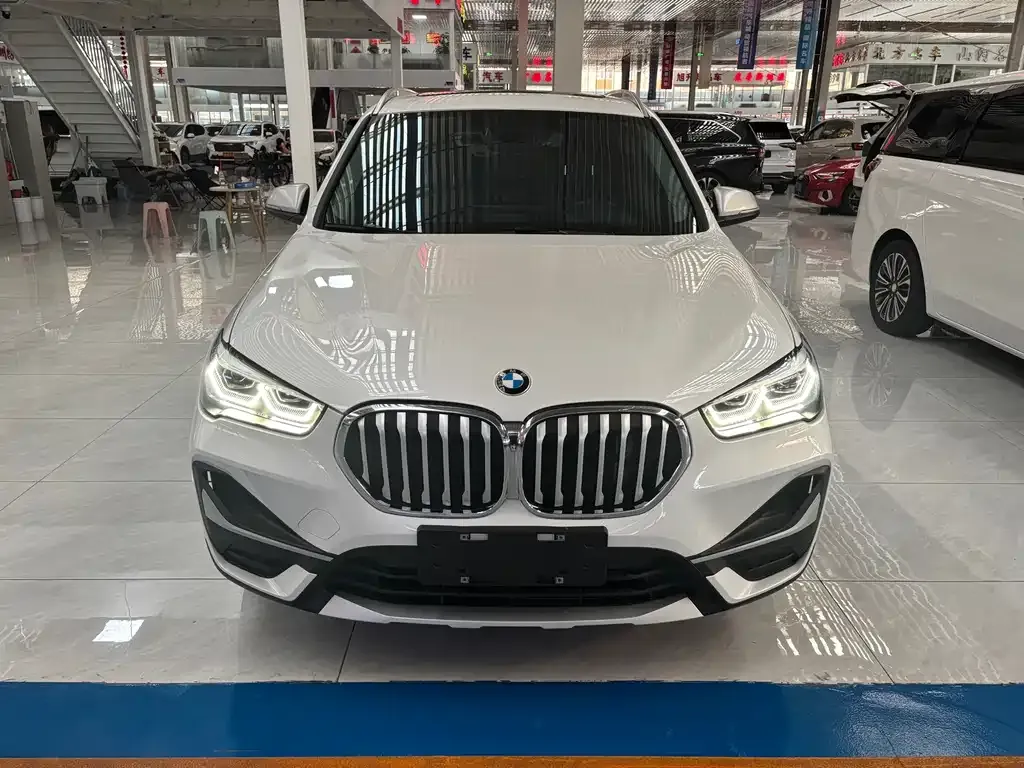 BMW X1 — фото 1