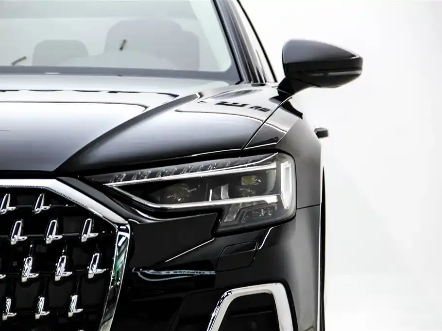 Audi A8 — фото 2
