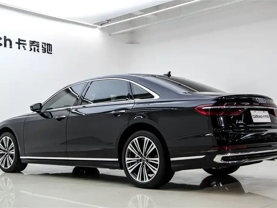 Audi A8 — фото 5