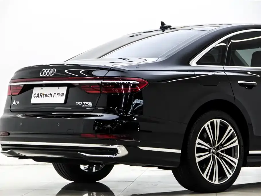 Audi A8 — фото 10