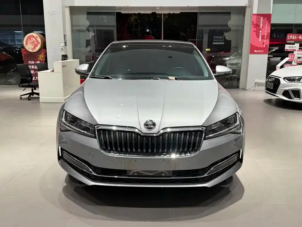 Skoda Superb — фото 3