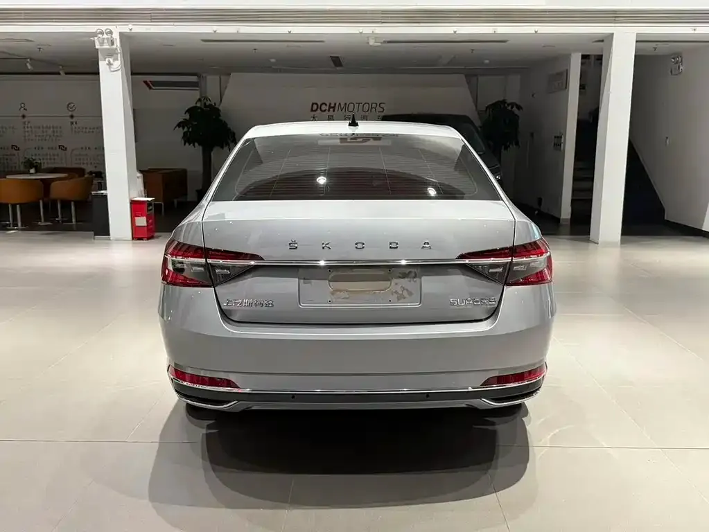 Skoda Superb — фото 6