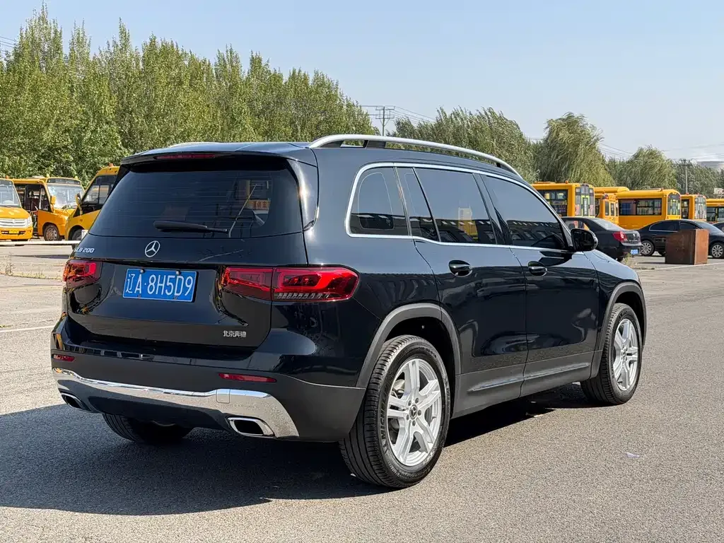 Mercedes-Benz GLB — фото 10