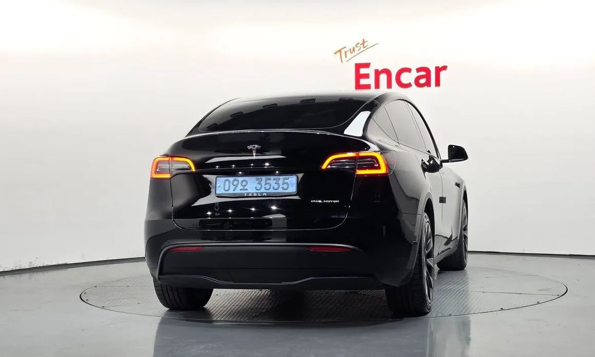 Tesla Model Y — фото 6