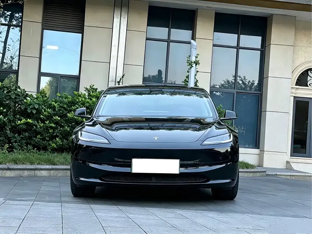 Tesla Model 3 — фото 3