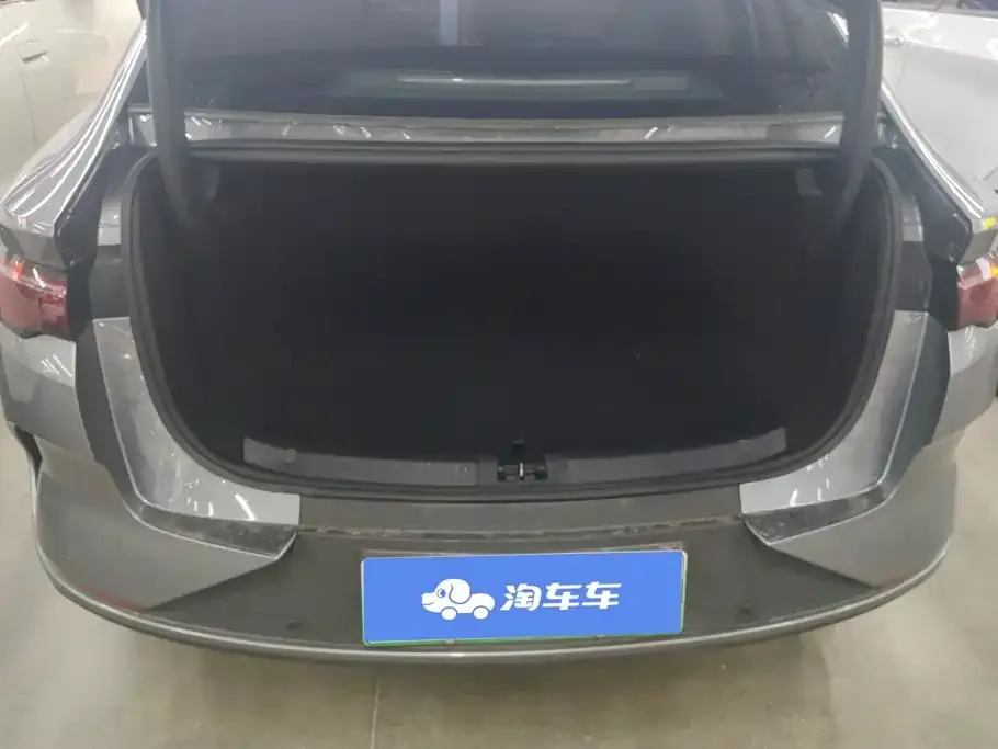 BYD Qin L — фото 9