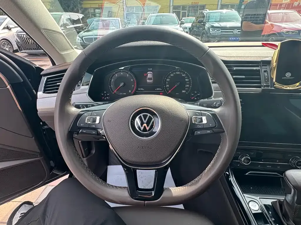 Volkswagen Phideon — фото 7