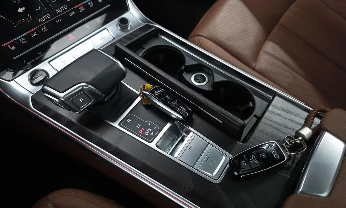 Audi A6 — фото 8