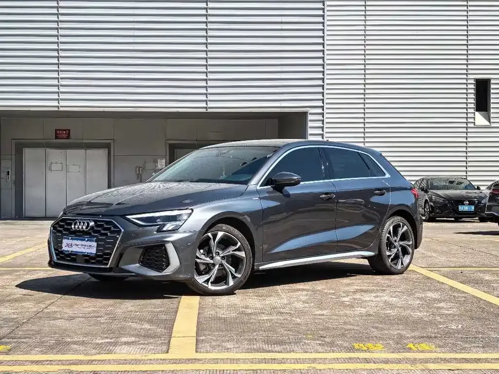 Audi A3 — фото 1