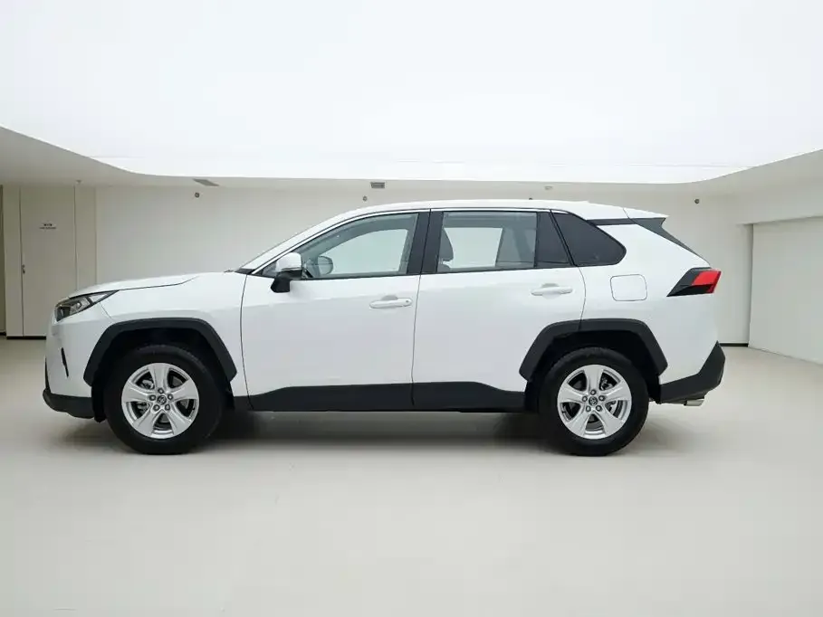 Toyota RAV4 — фото 4