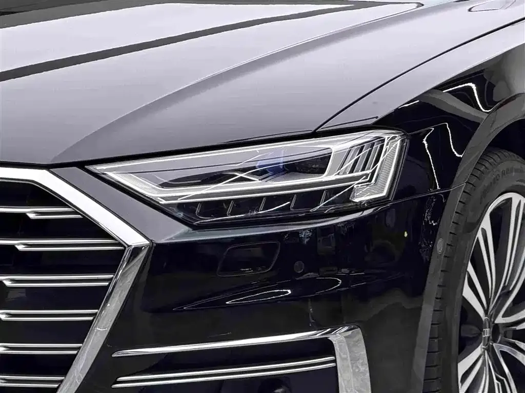 Audi A8 — фото 7