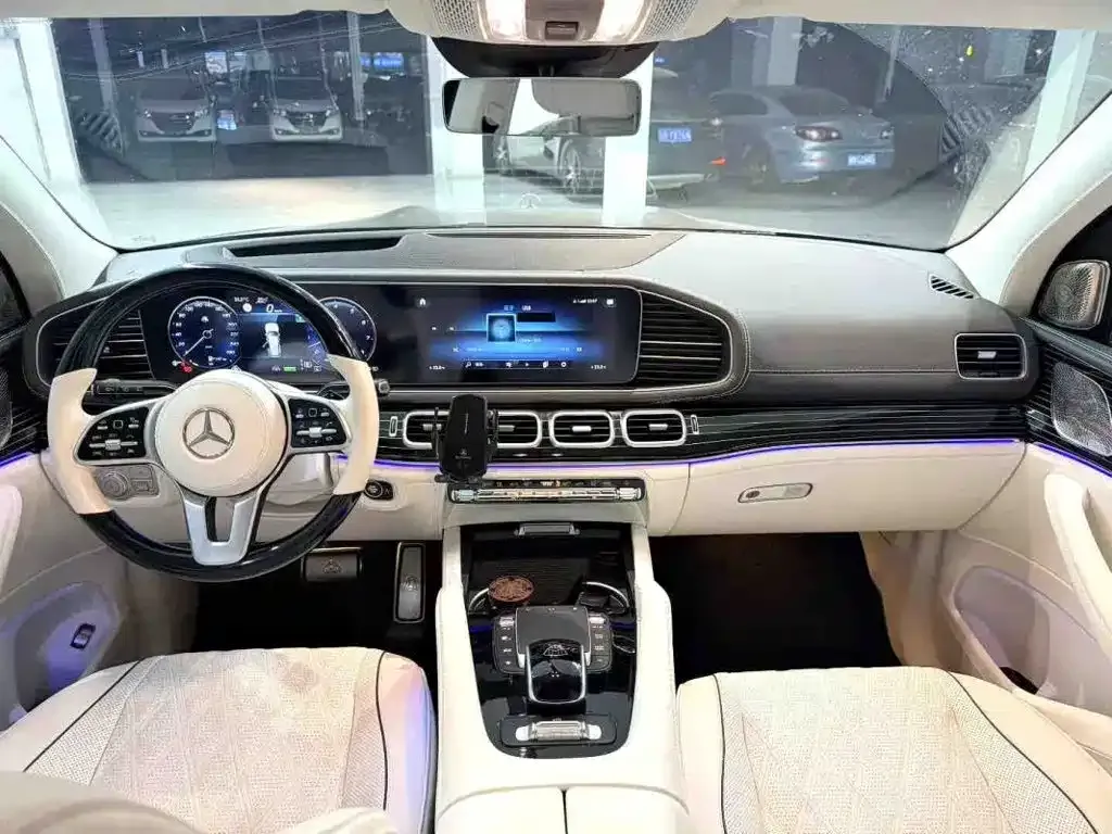 Mercedes-Benz GLS — фото 6