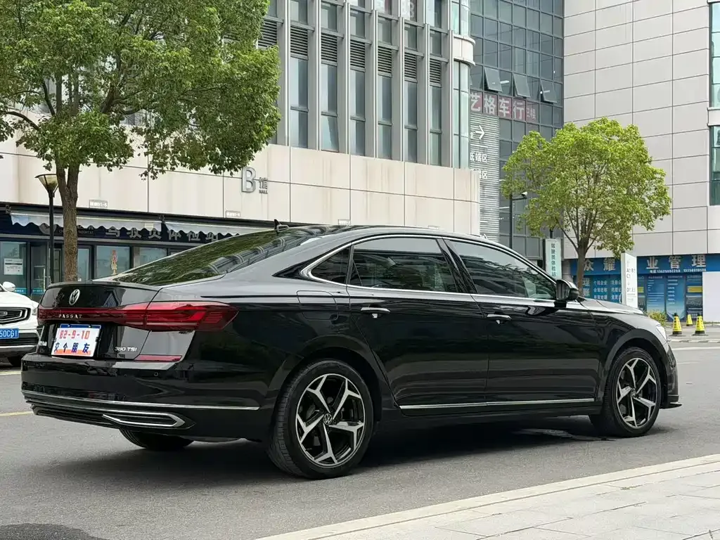 Volkswagen Passat — фото 5
