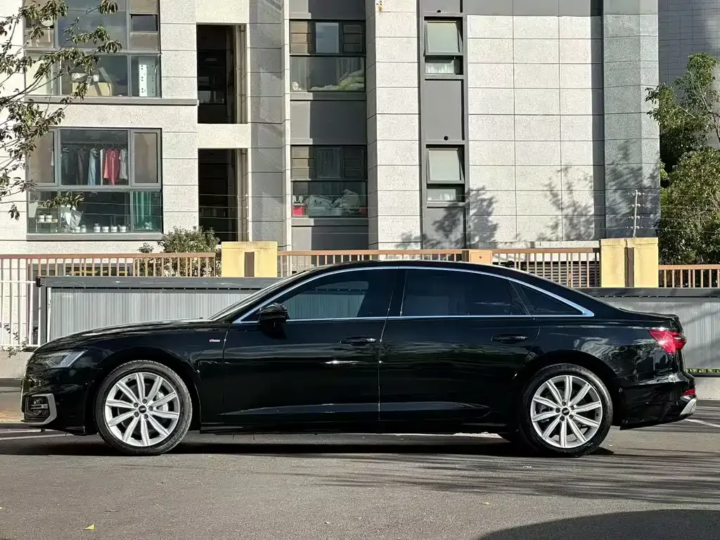 Audi A6L — фото 6