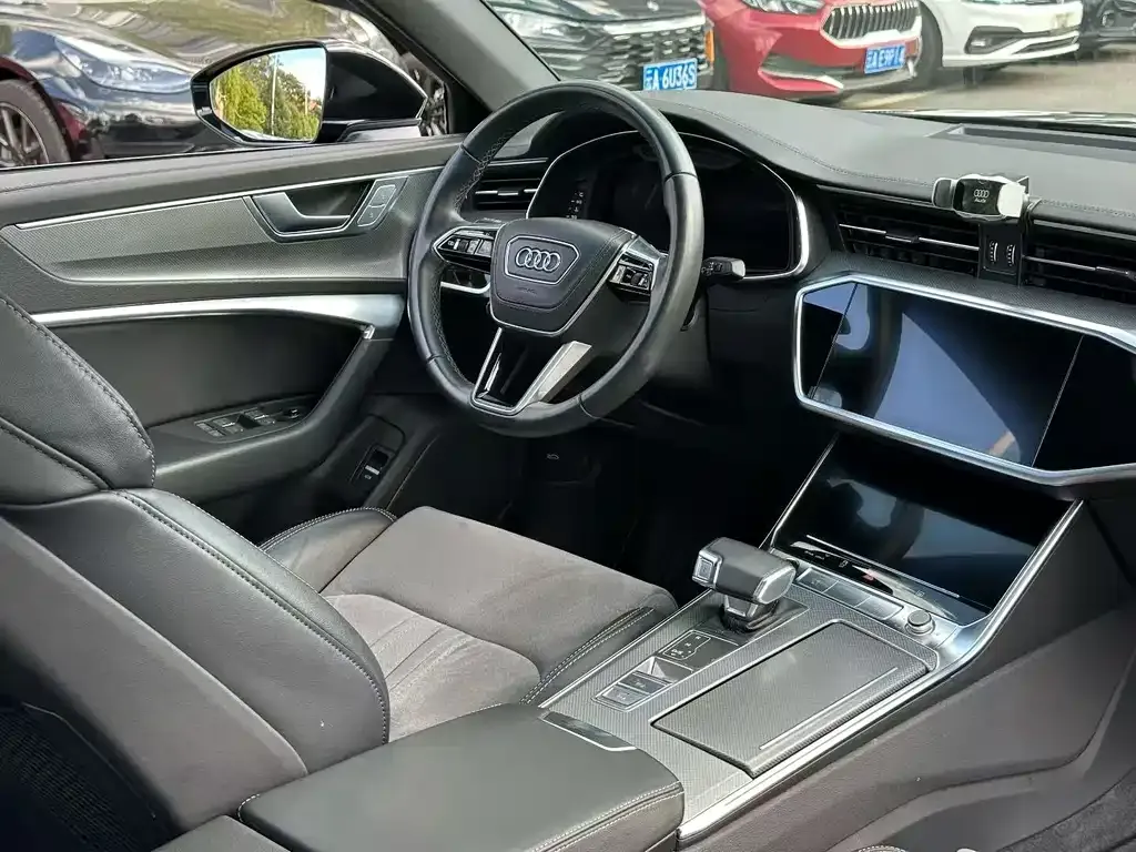 Audi A6L — фото 2