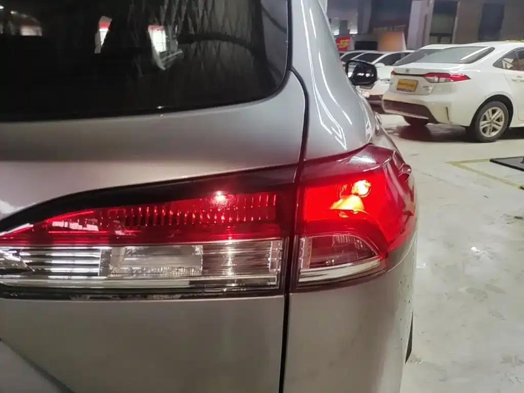 Toyota Corolla Cross — фото 2